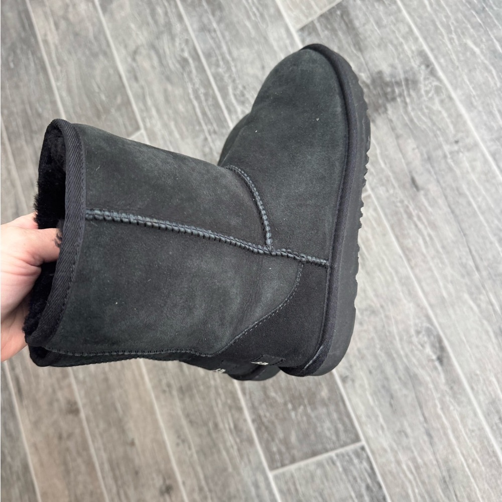 UGG Women’s Classic Short II Shearling Lined Short Boots - Picture 12 of 15
